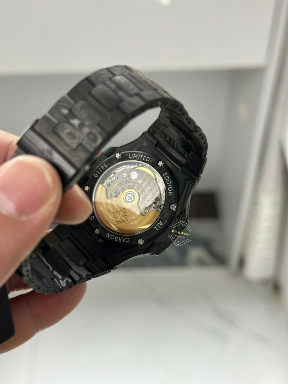  Video analysis PATEK PHILIPPE   PATEK PHILIPPE  carbon fiber DIW  Nautilus 5711  / BD389