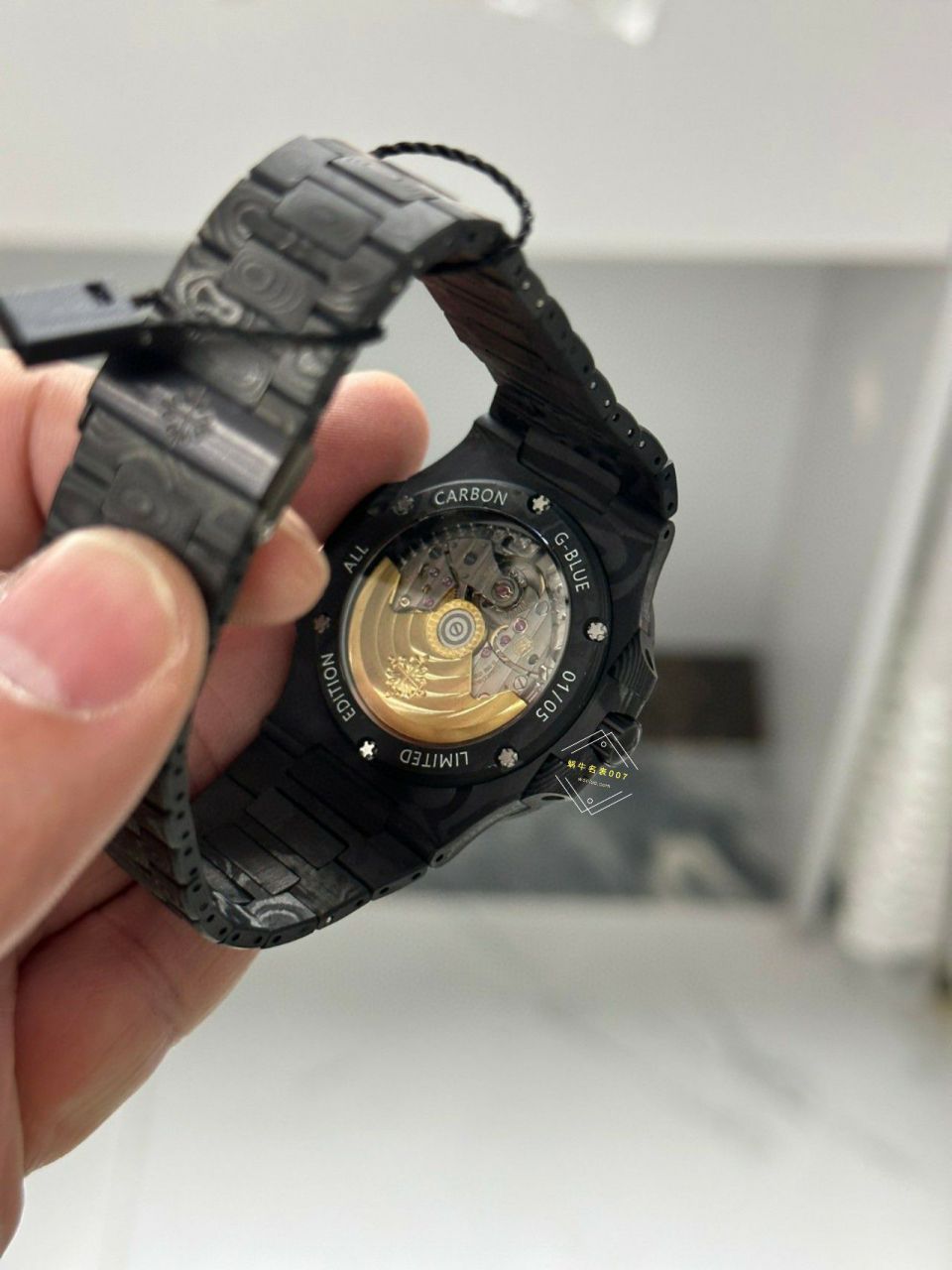  Video analysis PATEK PHILIPPE   PATEK PHILIPPE  carbon fiber DIW  Nautilus 5711  / BD389