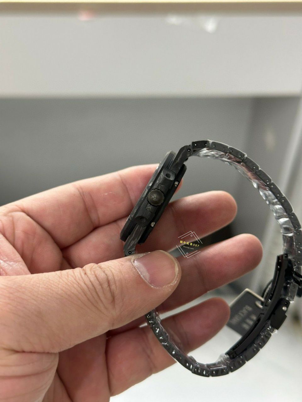  Video analysis PATEK PHILIPPE   PATEK PHILIPPE  carbon fiber DIW  Nautilus 5711  / BD389