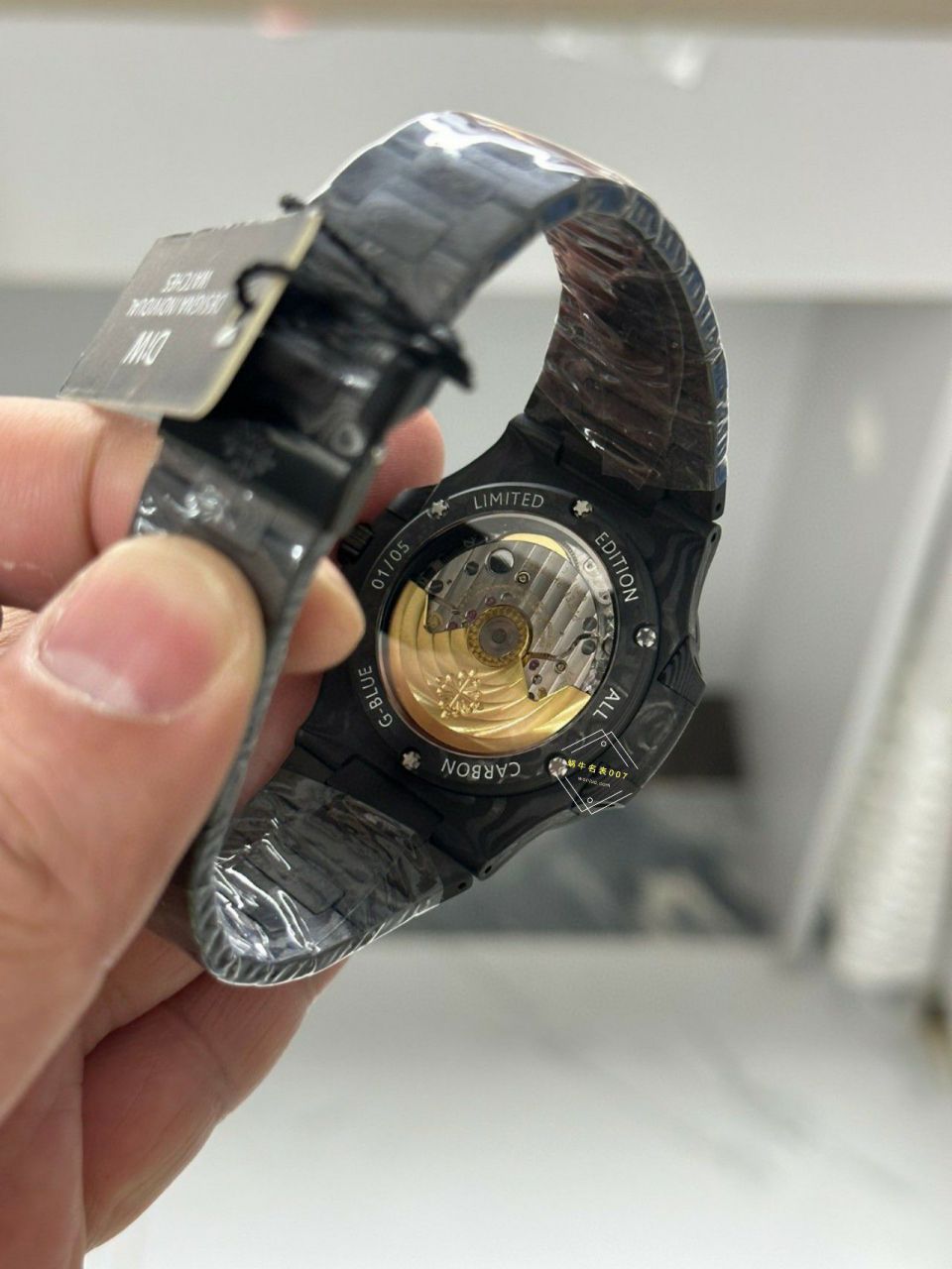  Video analysis PATEK PHILIPPE   PATEK PHILIPPE  carbon fiber DIW  Nautilus 5711  / BD389