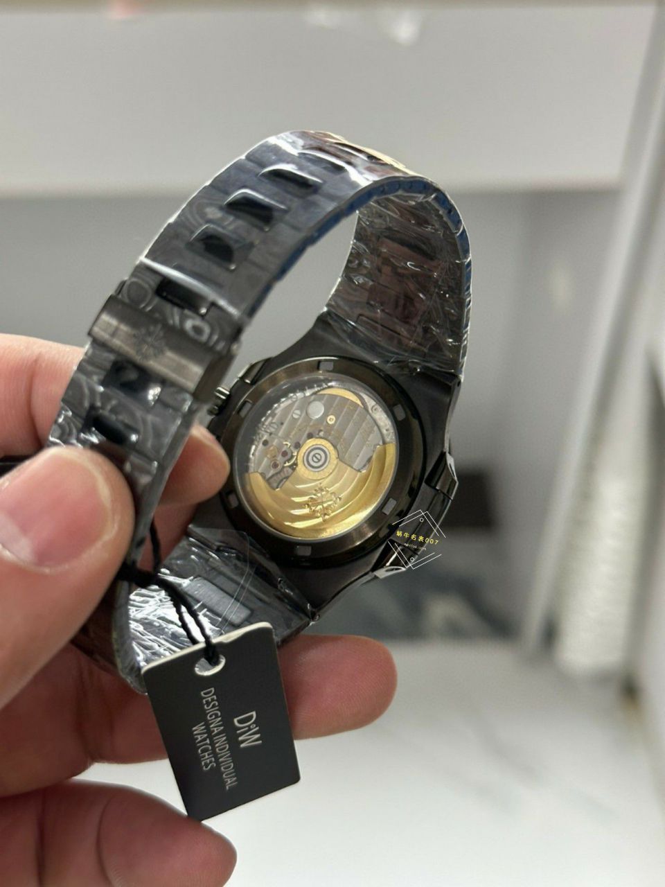  Video analysis PATEK PHILIPPE   PATEK PHILIPPE  carbon fiber DIW  Nautilus 5711  / BD389