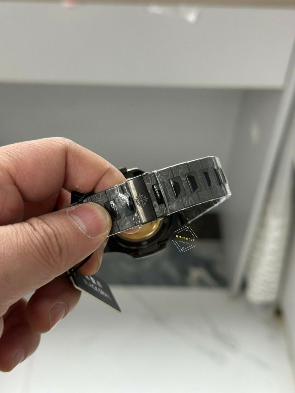  Video analysis PATEK PHILIPPE   PATEK PHILIPPE  carbon fiber DIW  Nautilus 5711  / BD389