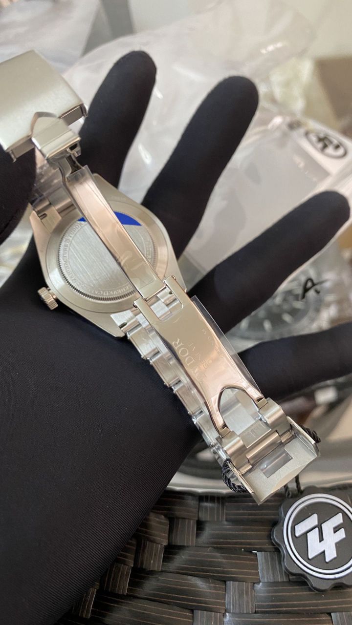 ZF Tudor  39mm 小蓝花 Perfect  Replica Copy  Watches  M79230B / DT086