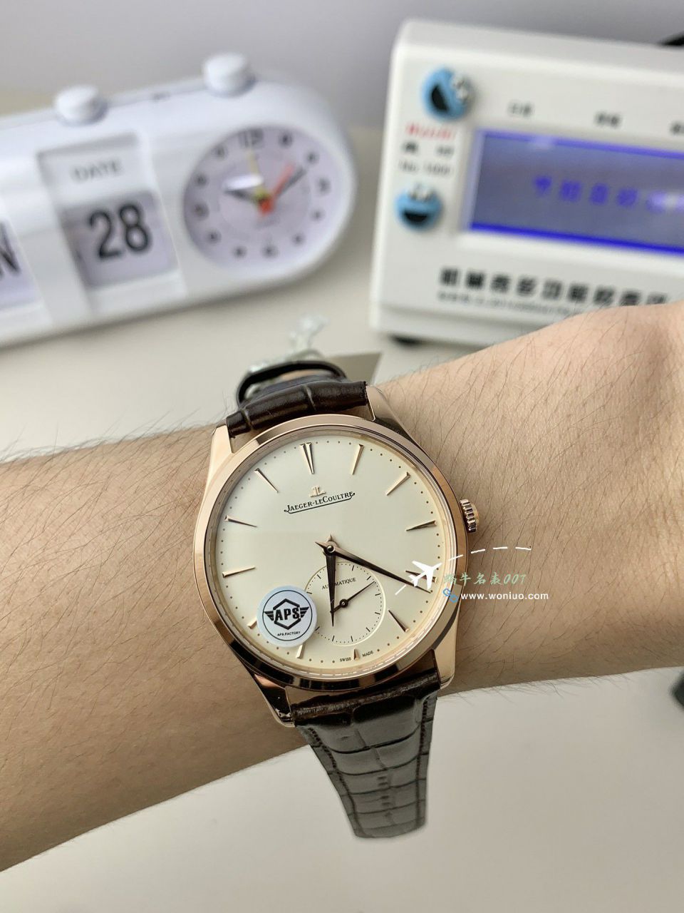  Video analysis APS Factory  Jaeger-LeCoultre 月相 top  Replica Copy 超薄月相1368480，1362511，1368471，1368430 Watches  / JJ196