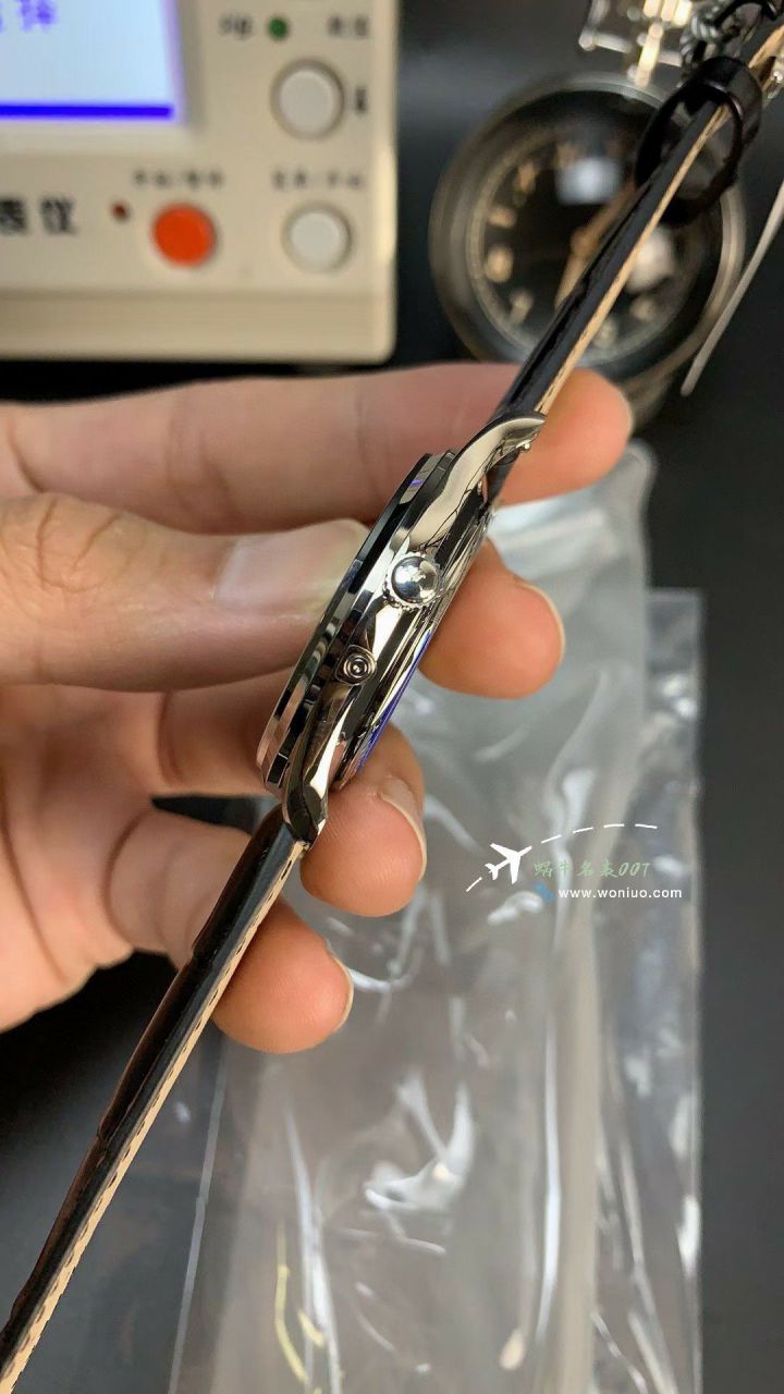 APS High quality  Replica Copy  Jaeger-LeCoultre 大师 Jaeger-LeCoultre 月相新品1368471 Watches  / JJ198
