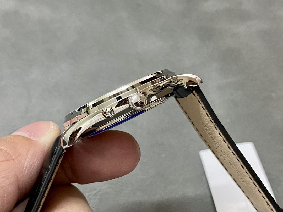 APS High quality  Replica Copy  Jaeger-LeCoultre 大师 Jaeger-LeCoultre 月相新品1368471 Watches  / JJ198