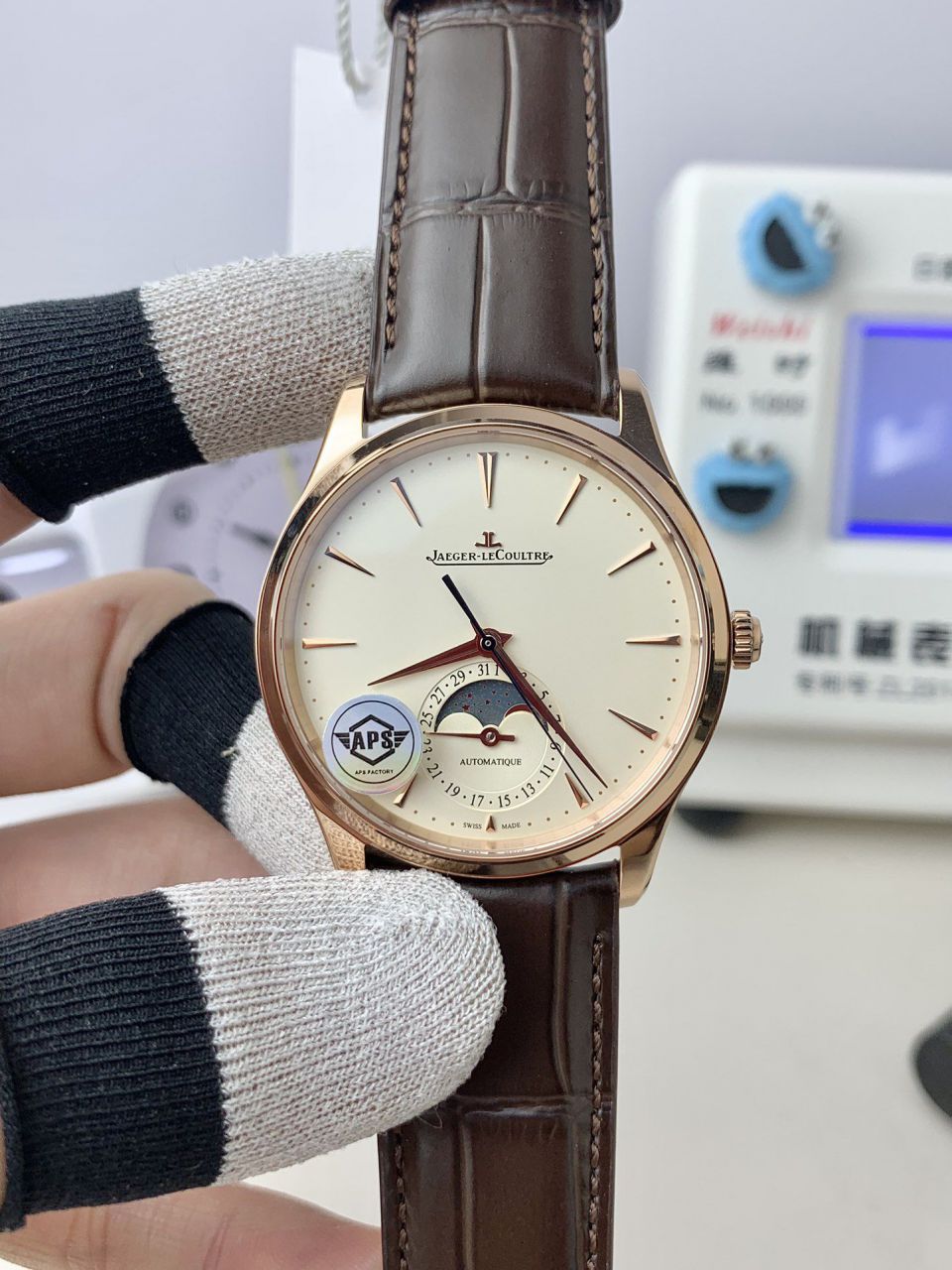 APS Jaeger-LeCoultre 月相大师系列 Perfect  Replica 1362511 wrist watches  / JJ197