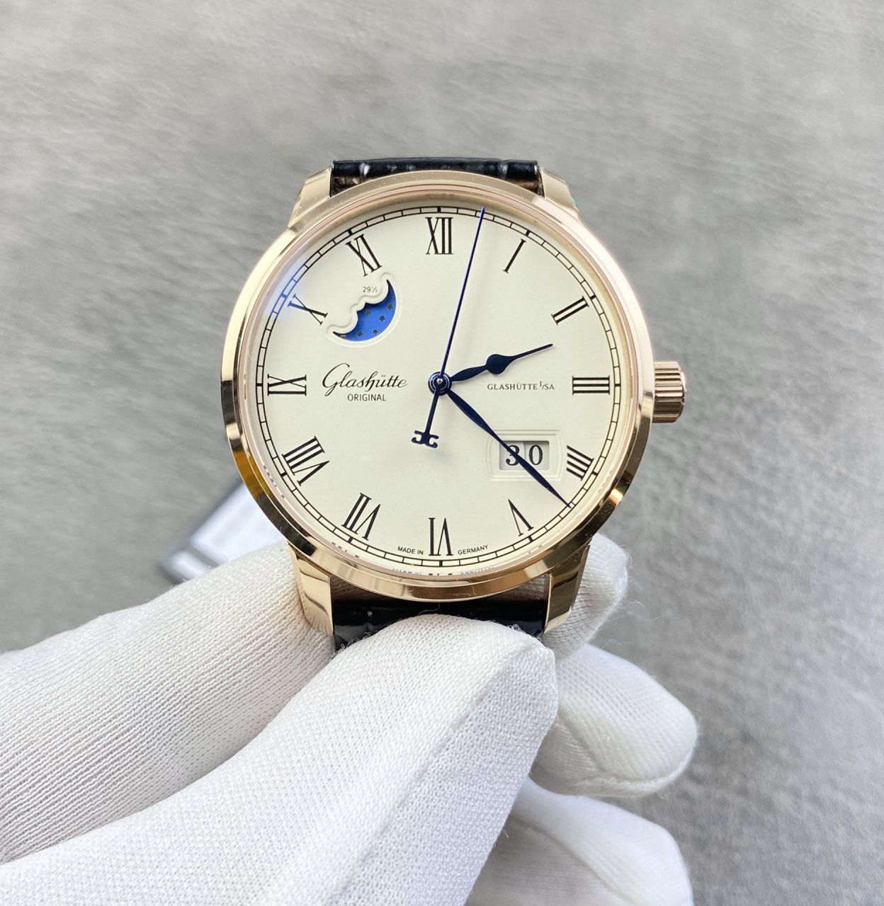  Video analysis glashuette original原创议员月相 top  Replica Copy 100-04-05-12-30，1-36-04-01-02-61，1-36-24-02-05-62 / GLA070