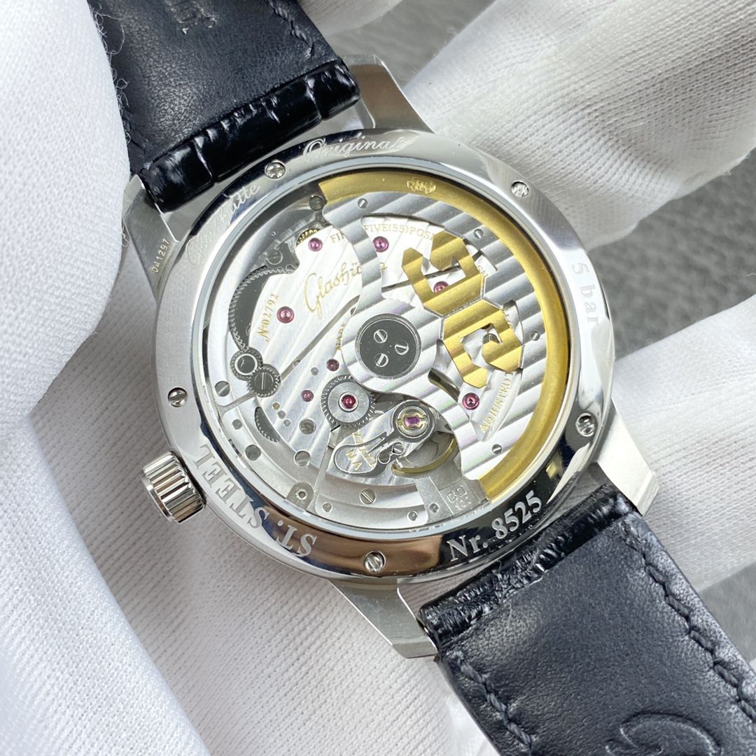  Video analysis glashuette original原创议员月相 top  Replica Copy 100-04-05-12-30，1-36-04-01-02-61，1-36-24-02-05-62 / GLA070