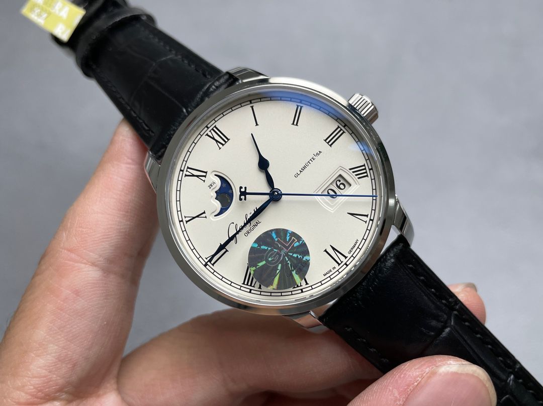  Video analysis glashuette original原创议员月相 top  Replica Copy 100-04-05-12-30，1-36-04-01-02-61，1-36-24-02-05-62 / GLA070