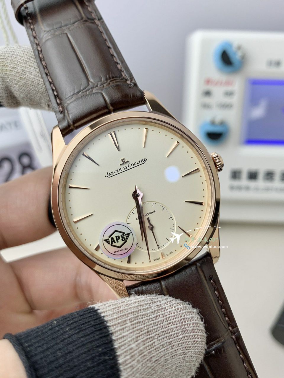 APS Jaeger-LeCoultre 大师系列 Replica Copy 两针半1212510，1218420 wrist watches  / JJ198