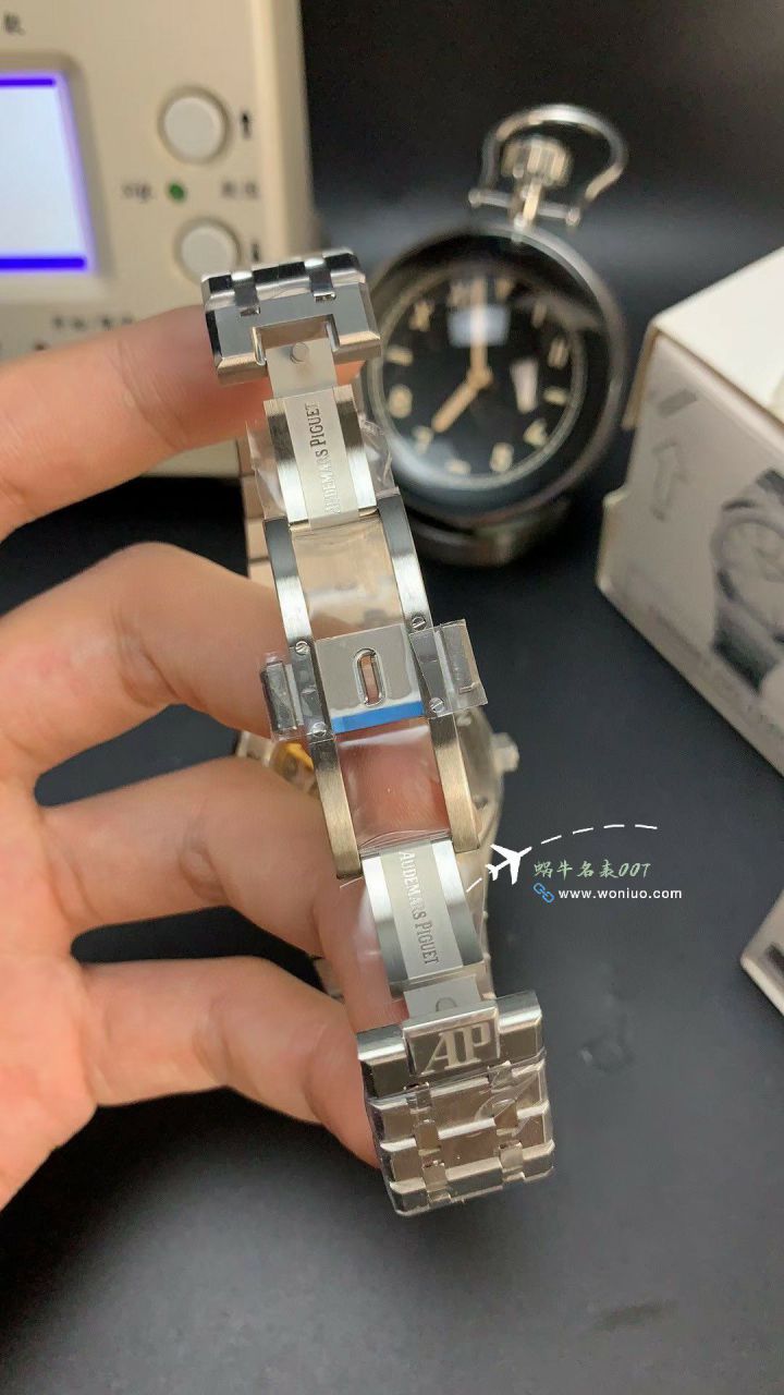 APS Replica Copy Audemars Piguet 皇家橡树系列15500ST.OO.1220ST.04 wrist watches  / AP273