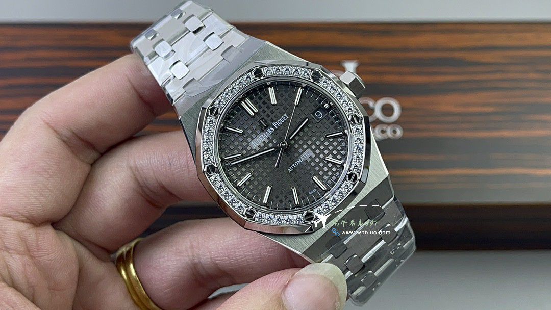 APSAudemars Piguet 皇家橡树 Replica Copy  wrist watches 15451ST.ZZ.1256ST.03，15451ST. ZZ.1256ST.01，15451ST.ZZ.D011CR.01，15451ST.ZZ.1256ST.02 / AP276