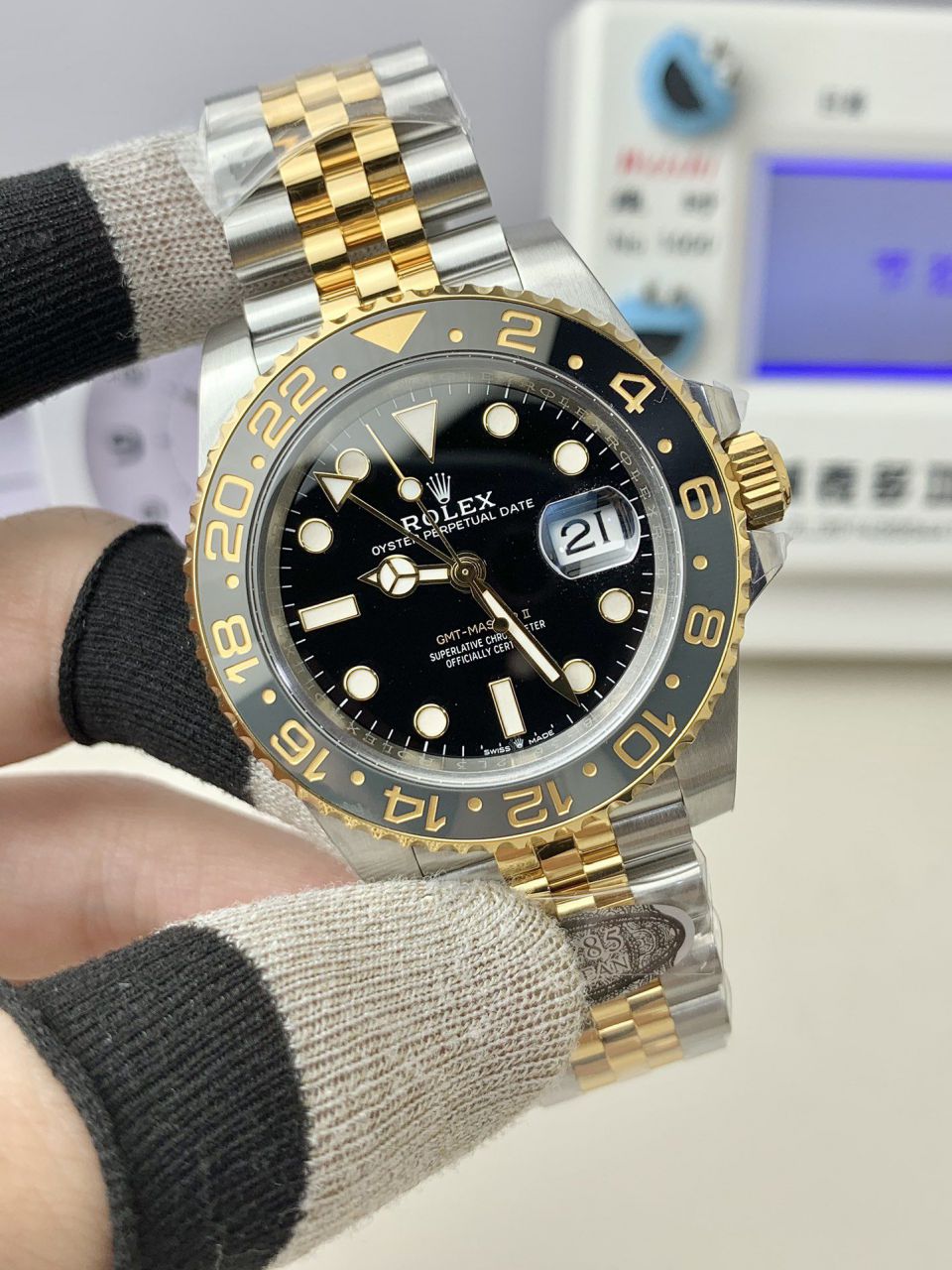  Video analysis clean Rolex  GMT MASTER II Perfect  Replica  Replica 新款皮蛋圈m126710grnr-0003 wrist watches  / R866