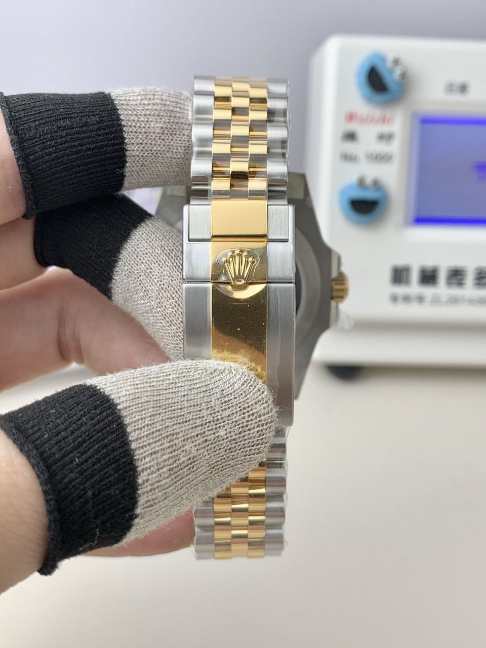  Video analysis clean Rolex  GMT MASTER II Perfect  Replica  Replica 新款皮蛋圈m126710grnr-0003 wrist watches  / R866