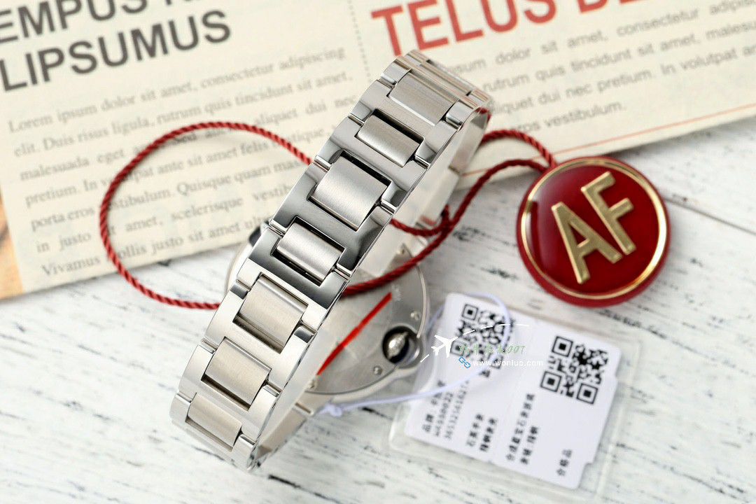 AF Cartier  蓝气球33毫米石英女 Watches  Perfect  Replica Copy W6920084，WSBB0034，W6920086 wrist watches  / K366