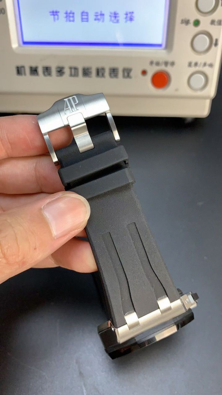 APF Factory Audemars Piguet 熊猫 Royal Oak Offshore  High quality  Replica Copy 26400SO.OO.A002CA.01 wrist watches  / AP287