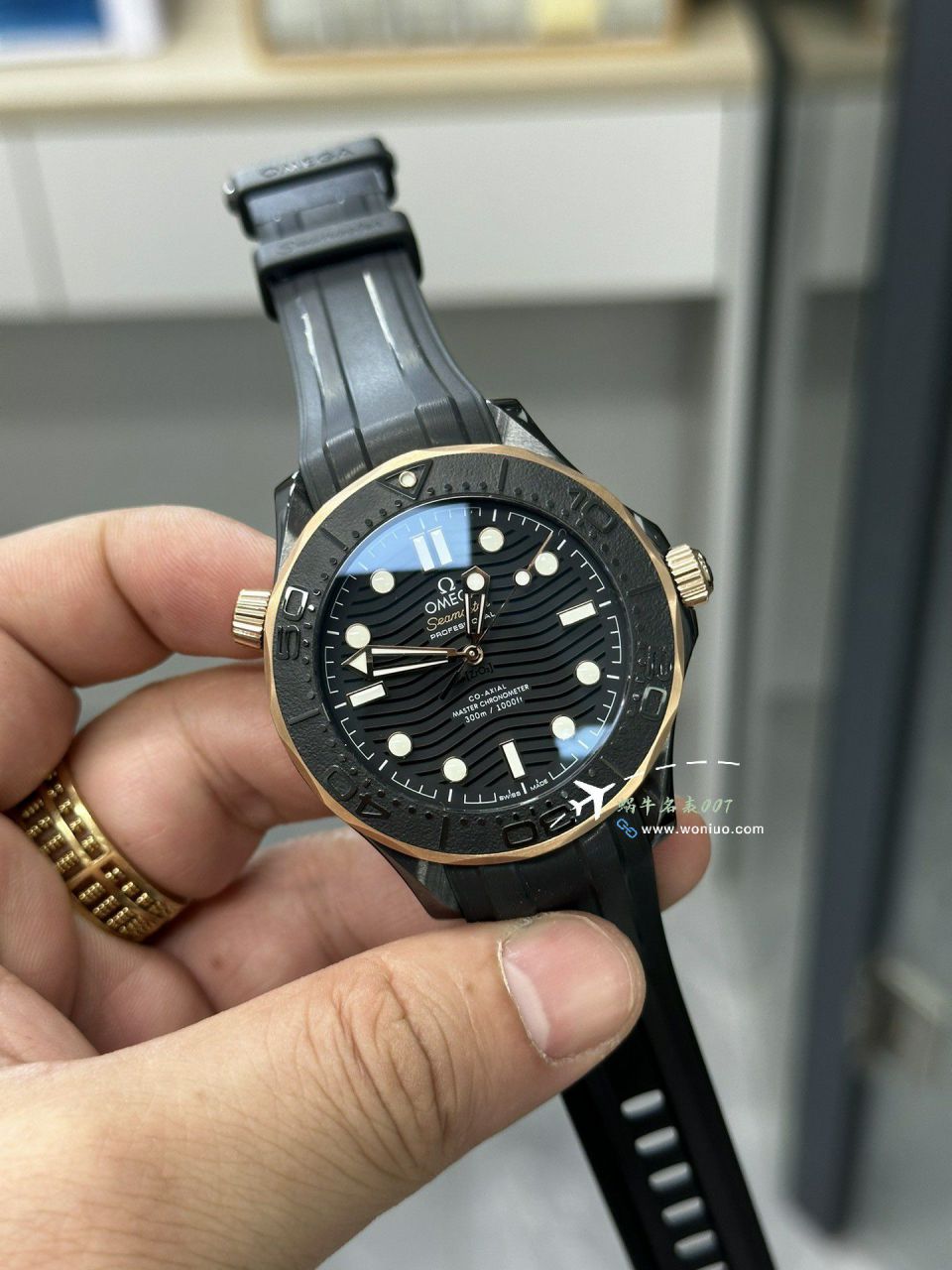 VS Factory OMEGA Seamaster 300米黑武士 top  Replica Copy  Watches 210.92.44.20.01.003 wrist watches  / VS806