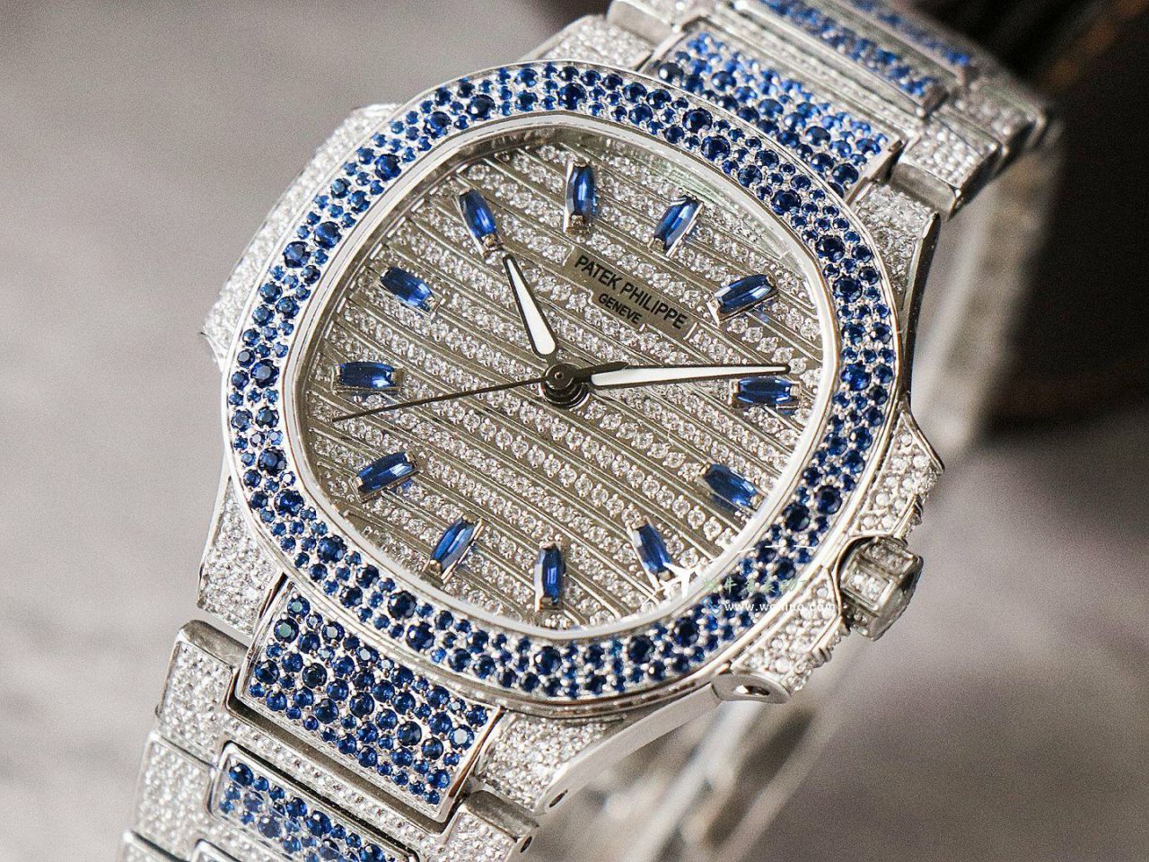 GR PATEK PHILIPPE 运动优雅 top  Replica Copy  Watches 7118/1451G-001女 wrist watches  / BD501