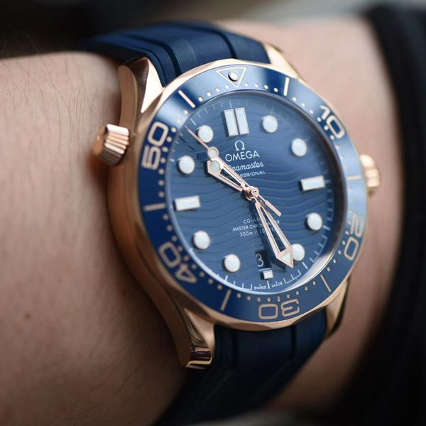 VS Factory OMEGA Seamaster 300米全玫瑰金蓝盘210.62.42.20.03.001 wrist watches 